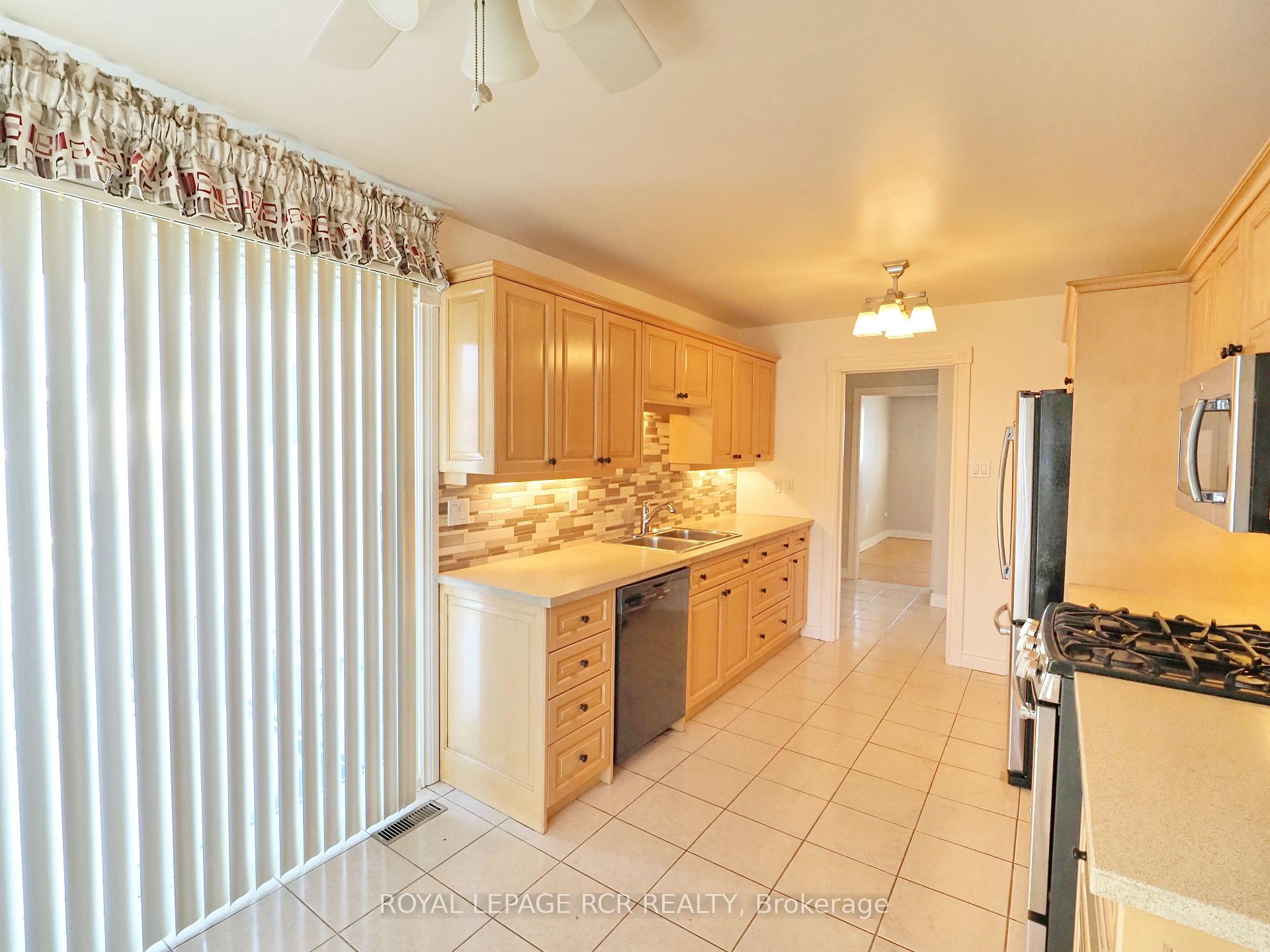 Photo 14 of 78 Birchview Crescent, Caledon, Bolton North — HOMEH