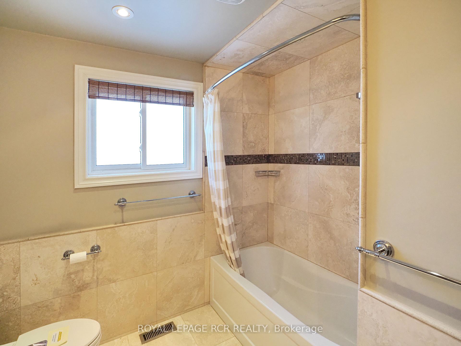 Photo 22 of 78 Birchview Crescent, Caledon, Bolton North — HOMEH