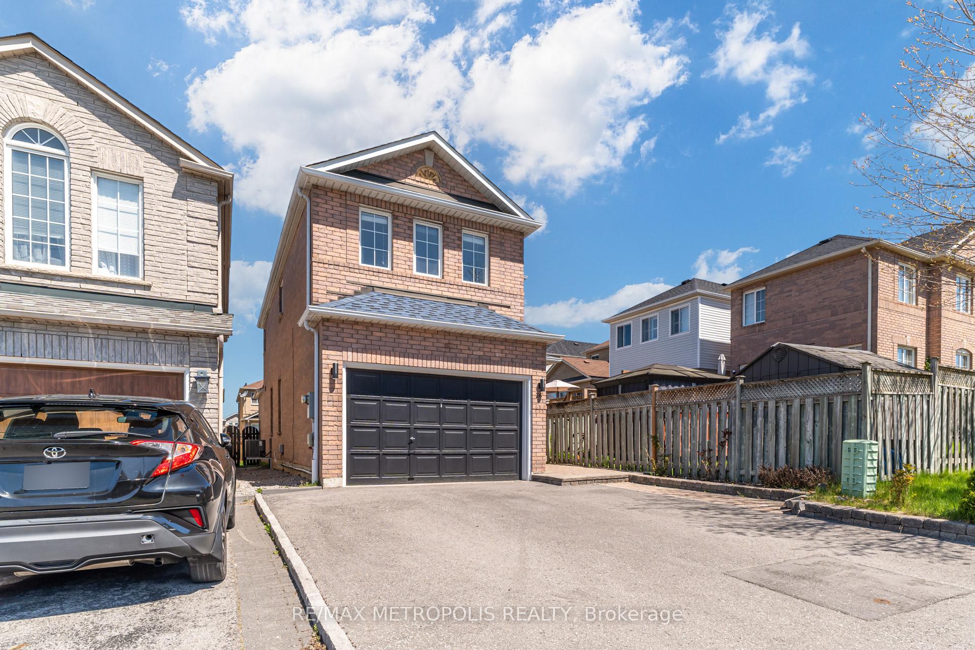 Photo 2 of 26 Perfitt Crescent, Ajax, Central — HOMEH
