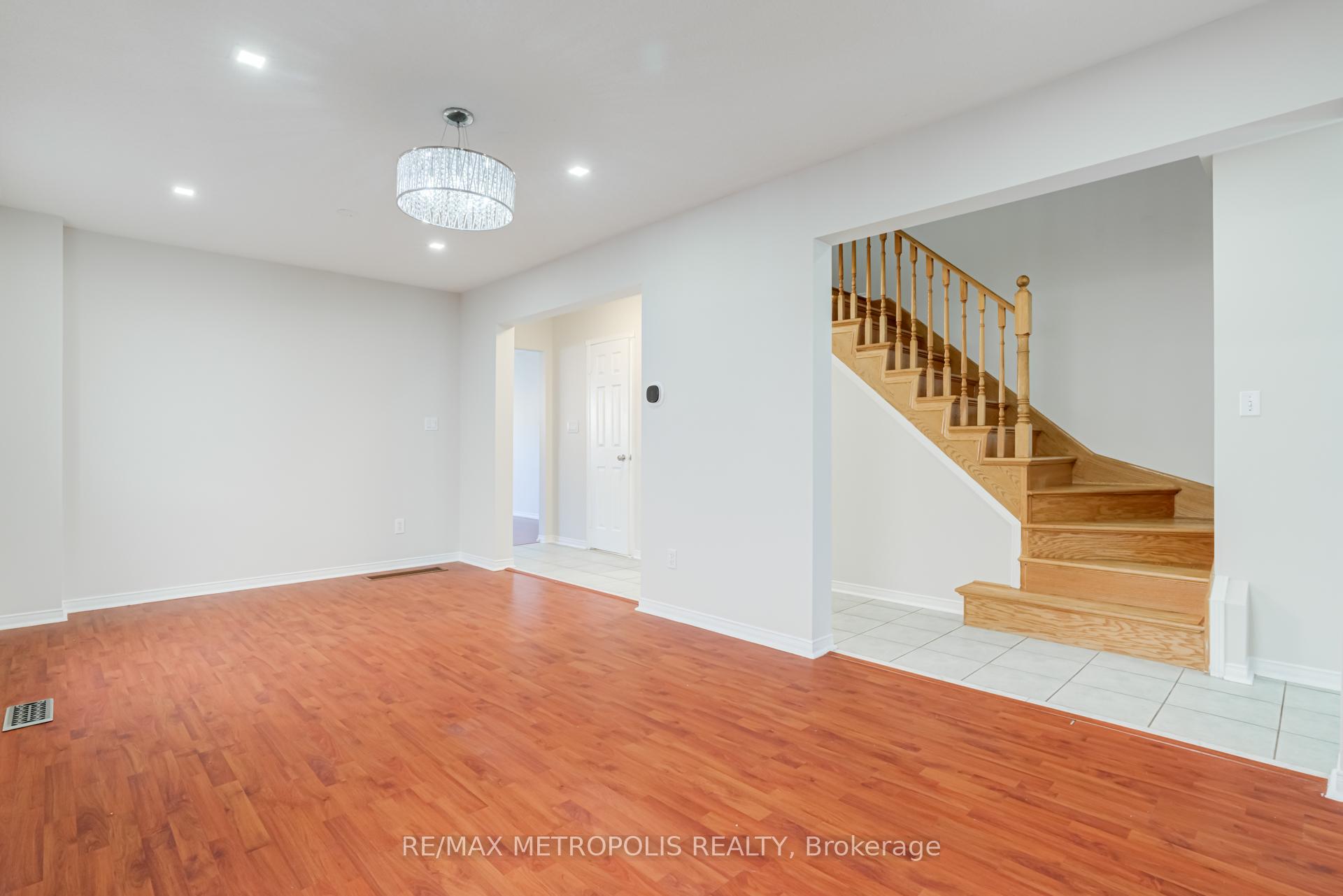 Photo 9 of 26 Perfitt Crescent, Ajax, Central — HOMEH