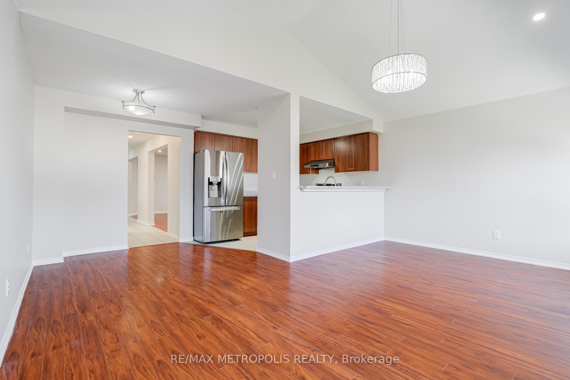 Photo 8 of 26 Perfitt Crescent, Ajax, Central — HOMEH