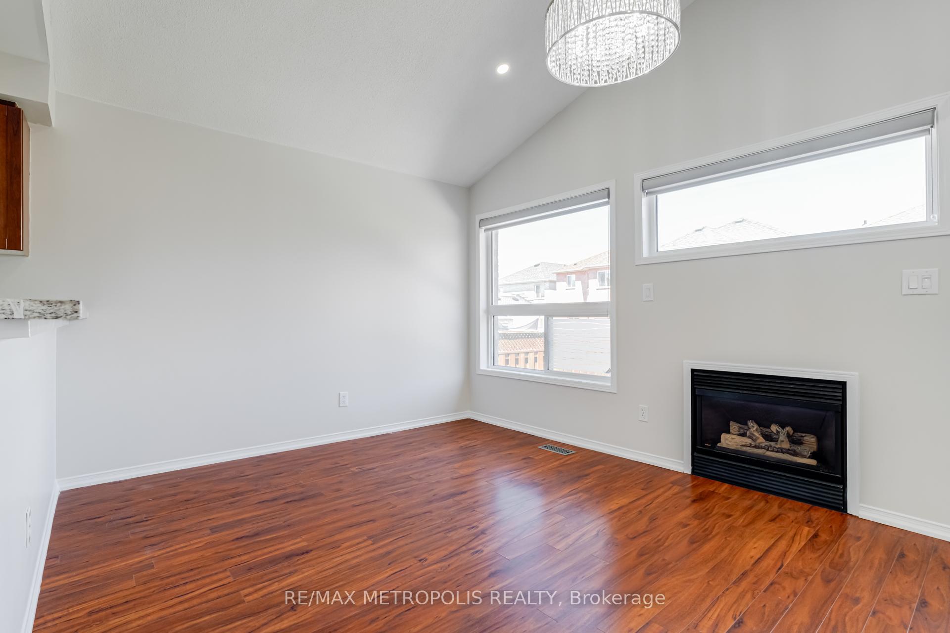 Photo 10 of 26 Perfitt Crescent, Ajax, Central — HOMEH