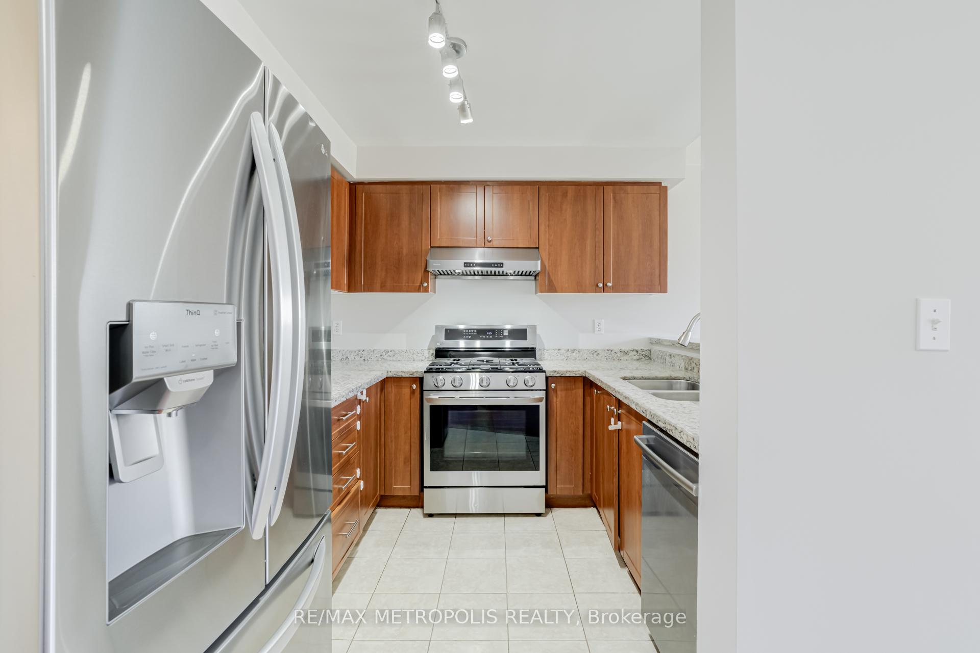 Photo 13 of 26 Perfitt Crescent, Ajax, Central — HOMEH