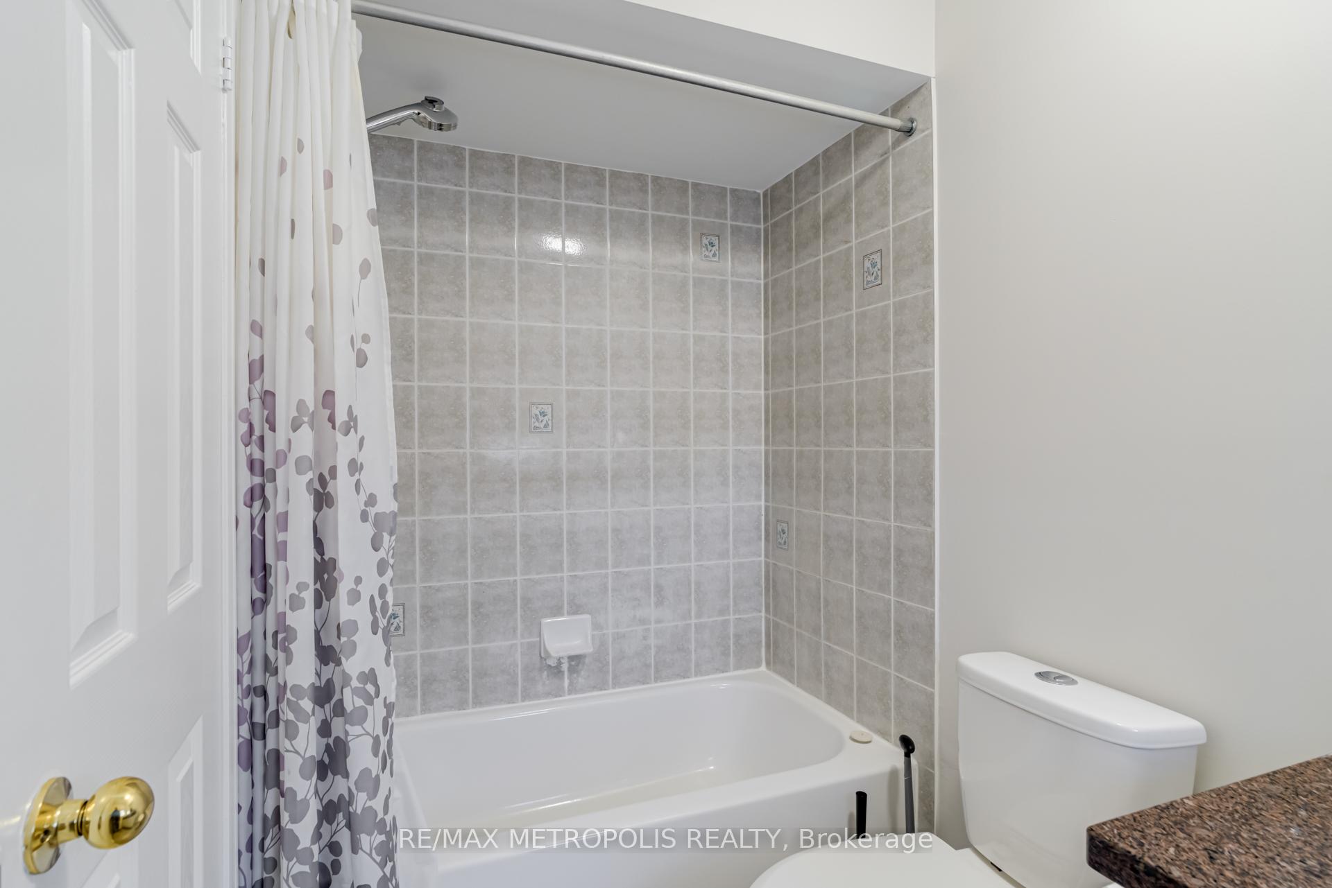 Photo 26 of 26 Perfitt Crescent, Ajax, Central — HOMEH