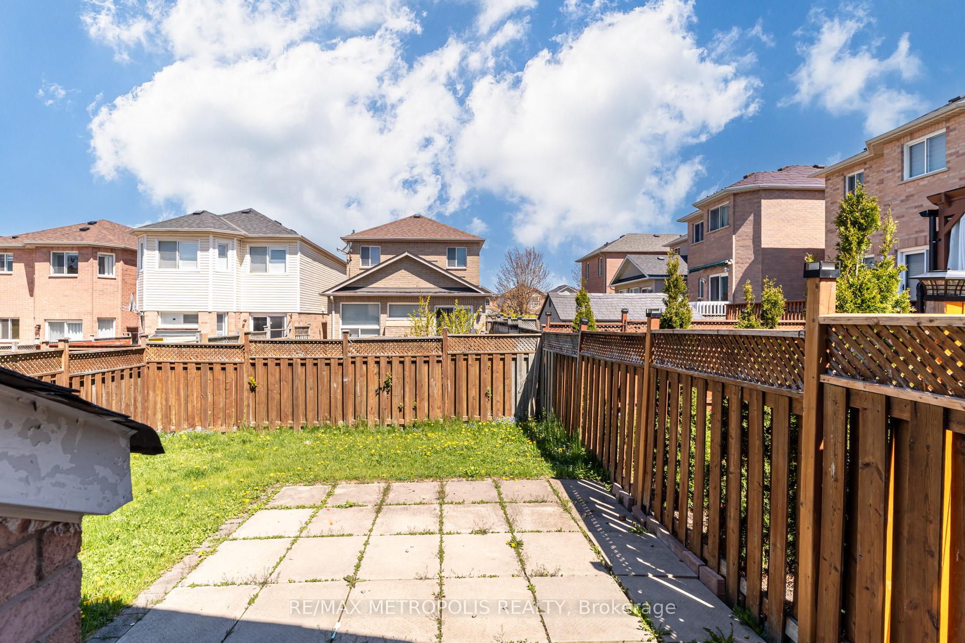 Photo 29 of 26 Perfitt Crescent, Ajax, Central — HOMEH