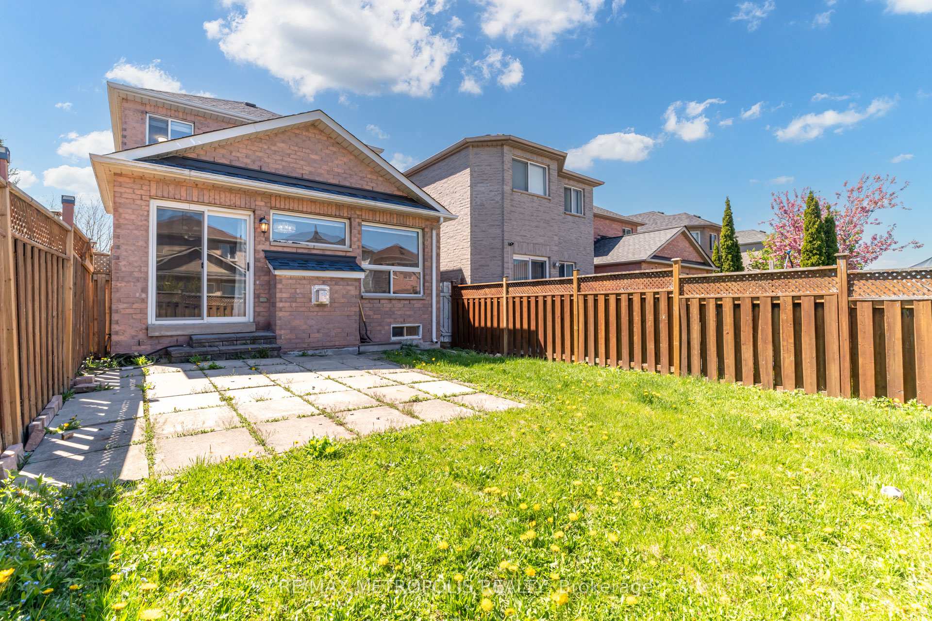 Photo 31 of 26 Perfitt Crescent, Ajax, Central — HOMEH