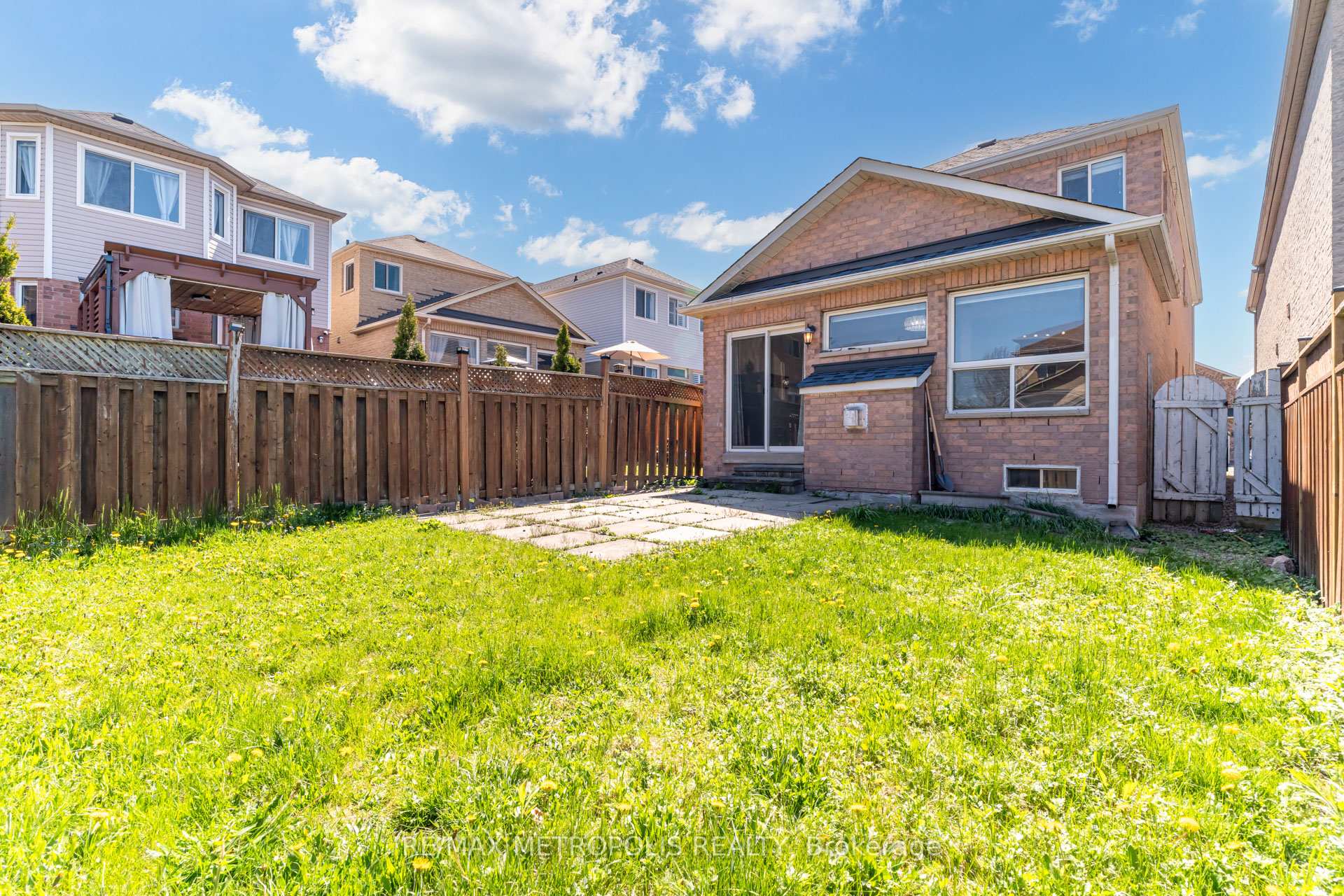 Photo 30 of 26 Perfitt Crescent, Ajax, Central — HOMEH