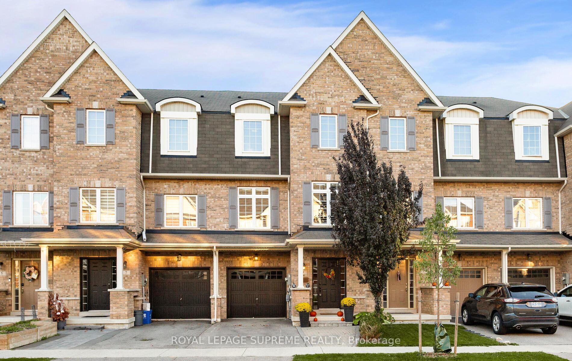Photo 1 of 9 Savage Drive, Hamilton, Waterdown — HOMEH