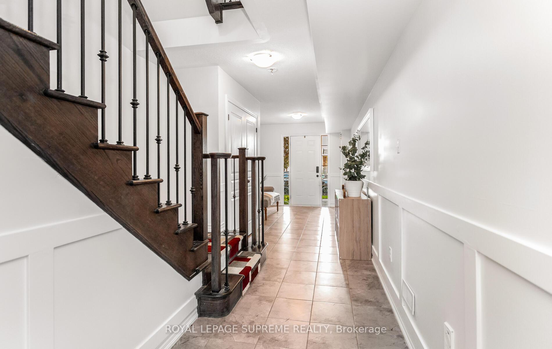 Photo 5 of 9 Savage Drive, Hamilton, Waterdown — HOMEH