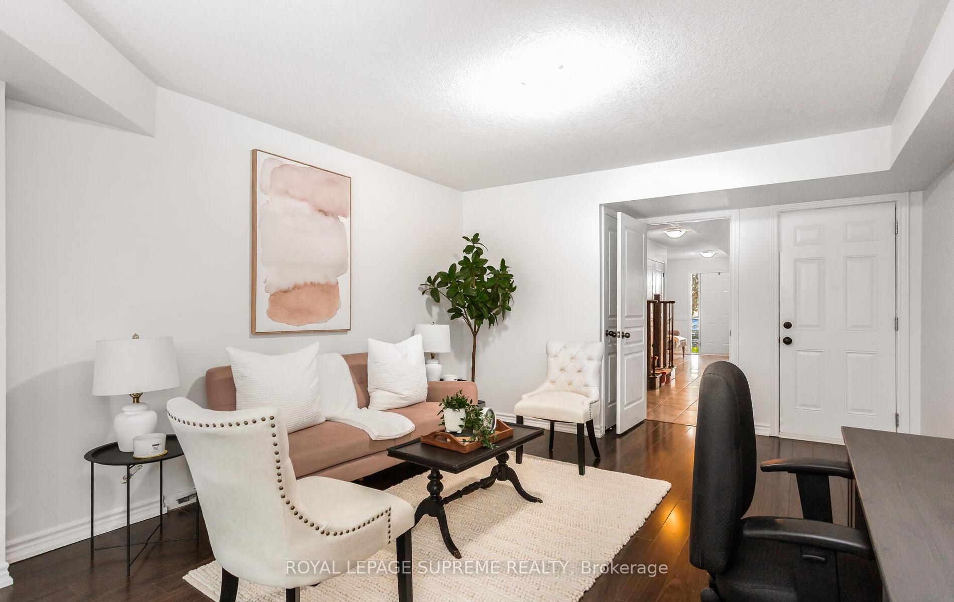 Photo 7 of 9 Savage Drive, Hamilton, Waterdown — HOMEH