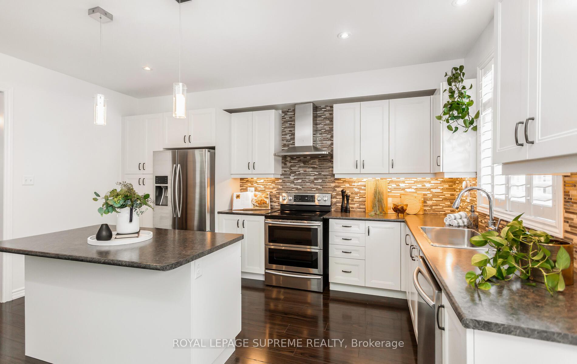 Photo 26 of 9 Savage Drive, Hamilton, Waterdown — HOMEH