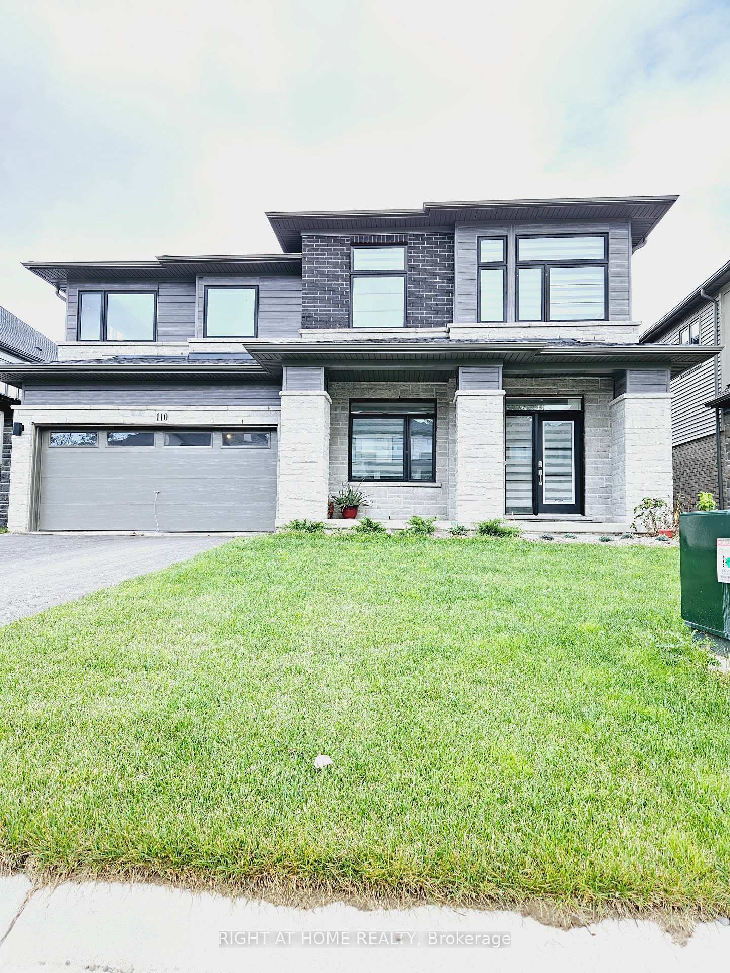 Photo 1 of 110 Daugaard Avenue, Brant, Paris — HOMEH