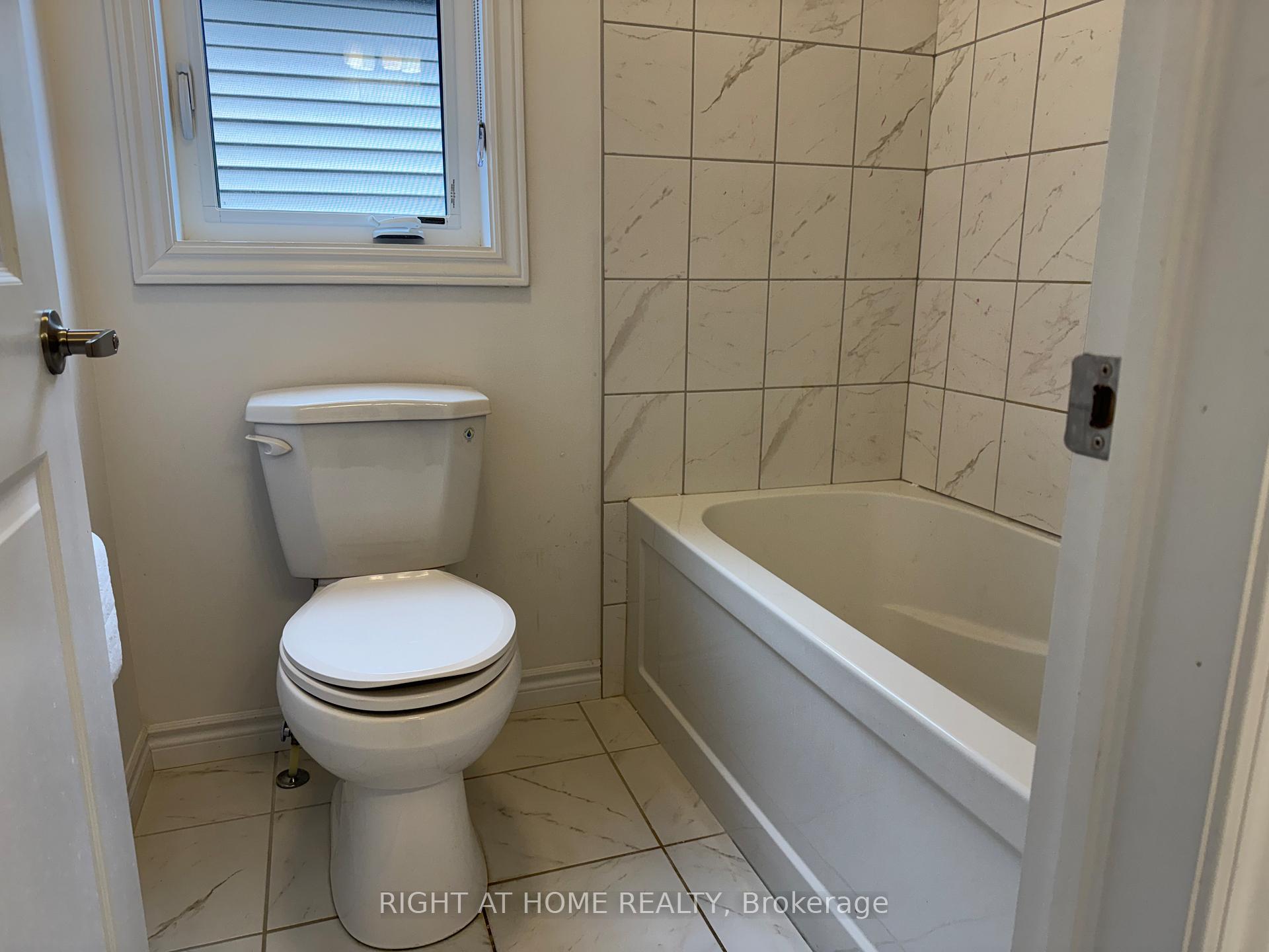 Photo 10 of 110 Daugaard Avenue, Brant, Paris — HOMEH