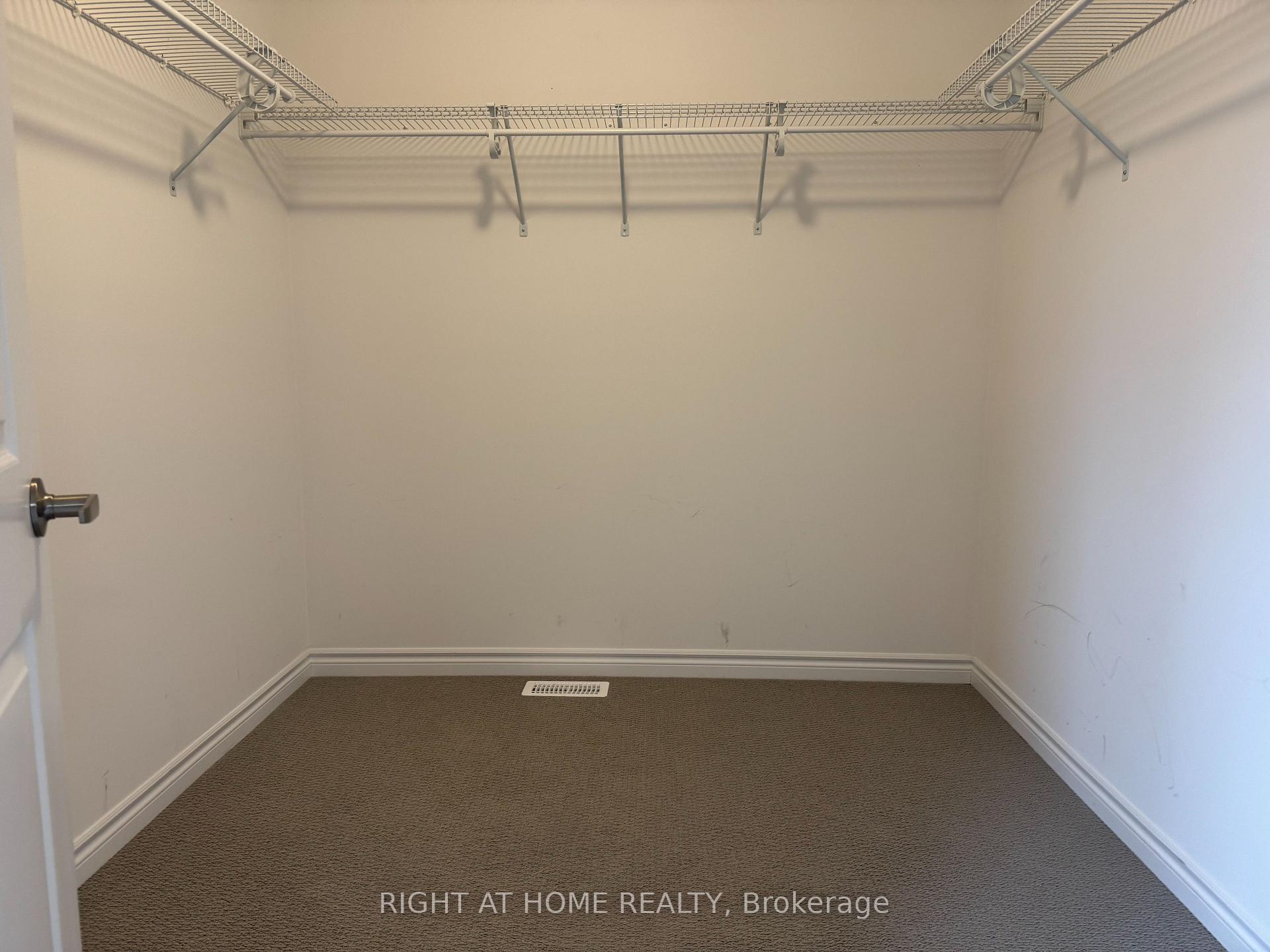 Photo 12 of 110 Daugaard Avenue, Brant, Paris — HOMEH