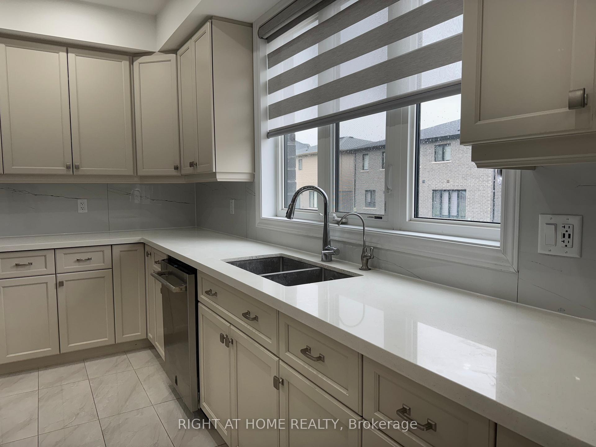 Photo 45 of 110 Daugaard Avenue, Brant, Paris — HOMEH