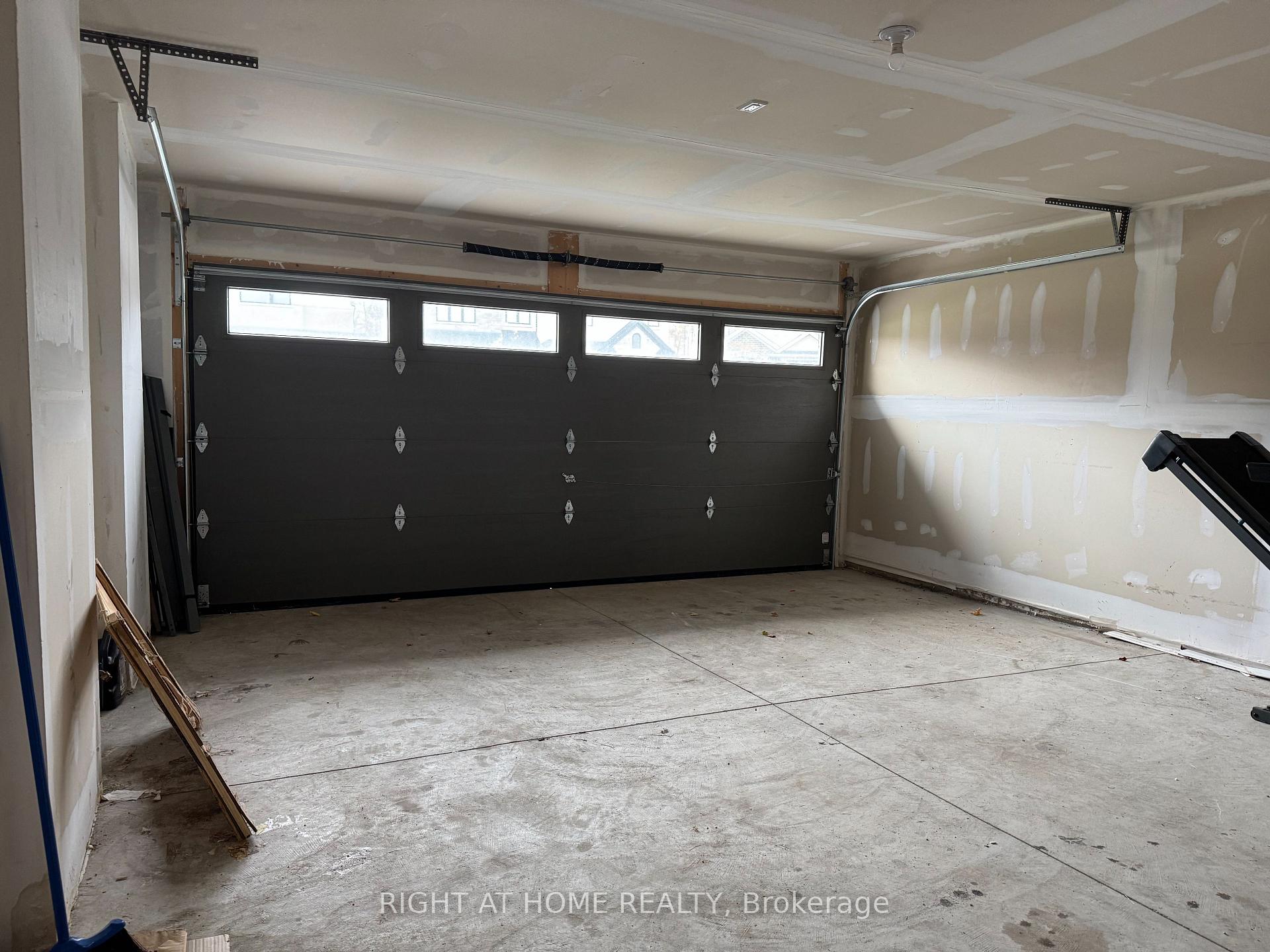 Photo 44 of 110 Daugaard Avenue, Brant, Paris — HOMEH