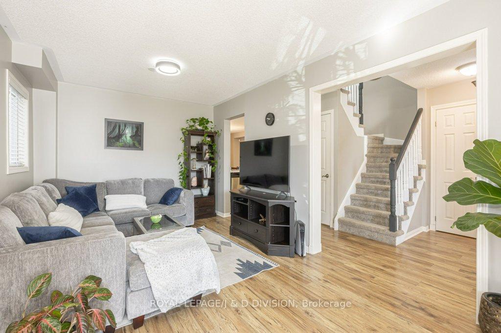 Photo 7 of 52 Hammond Street, Clarington, Bowmanville — HOMEH