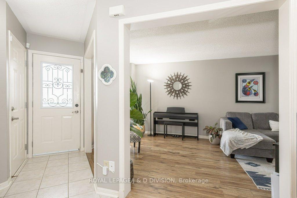 Photo 9 of 52 Hammond Street, Clarington, Bowmanville — HOMEH