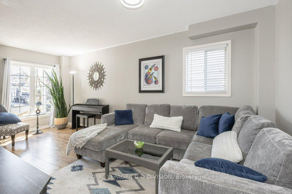 Photo 10 of 52 Hammond Street, Clarington, Bowmanville — HOMEH