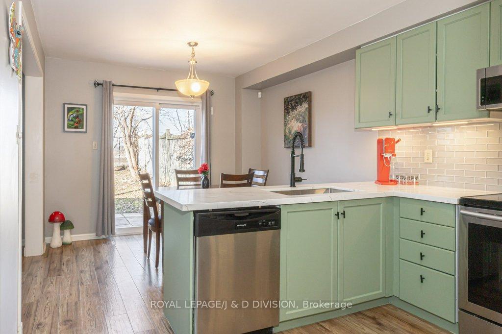 Photo 11 of 52 Hammond Street, Clarington, Bowmanville — HOMEH