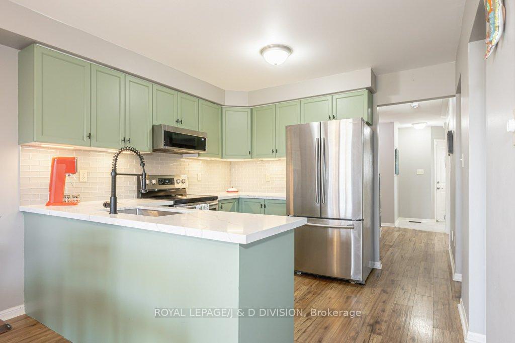 Photo 12 of 52 Hammond Street, Clarington, Bowmanville — HOMEH