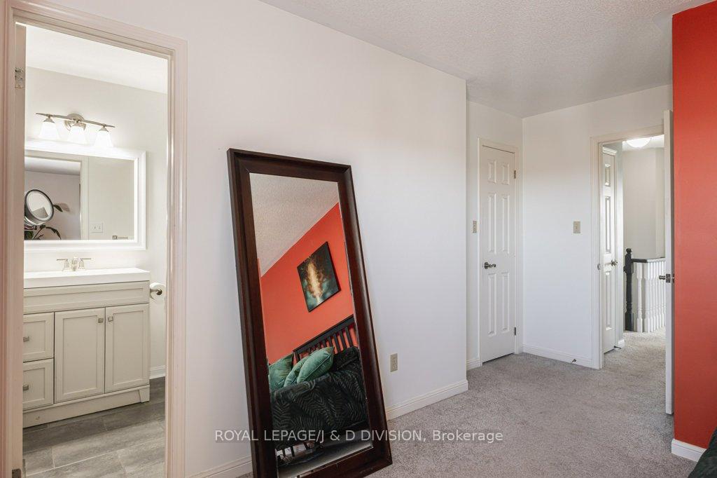 Photo 30 of 52 Hammond Street, Clarington, Bowmanville — HOMEH