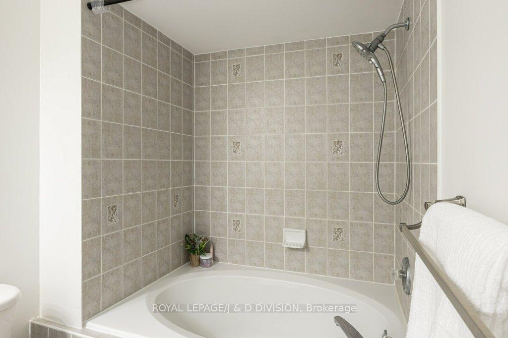 Photo 31 of 52 Hammond Street, Clarington, Bowmanville — HOMEH