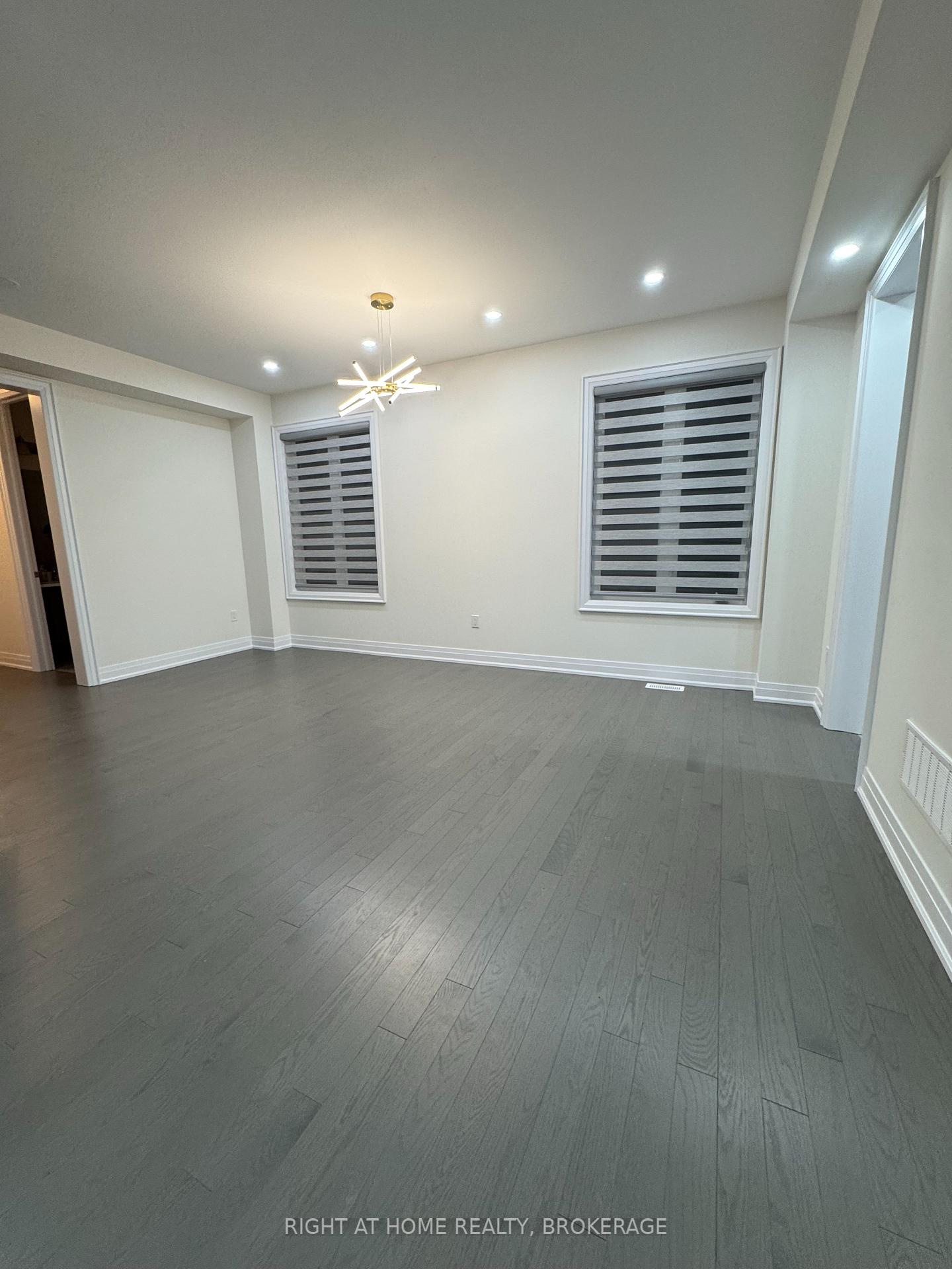 Photo 4 of 19 Hoad Street, Clarington, Newcastle — HOMEH