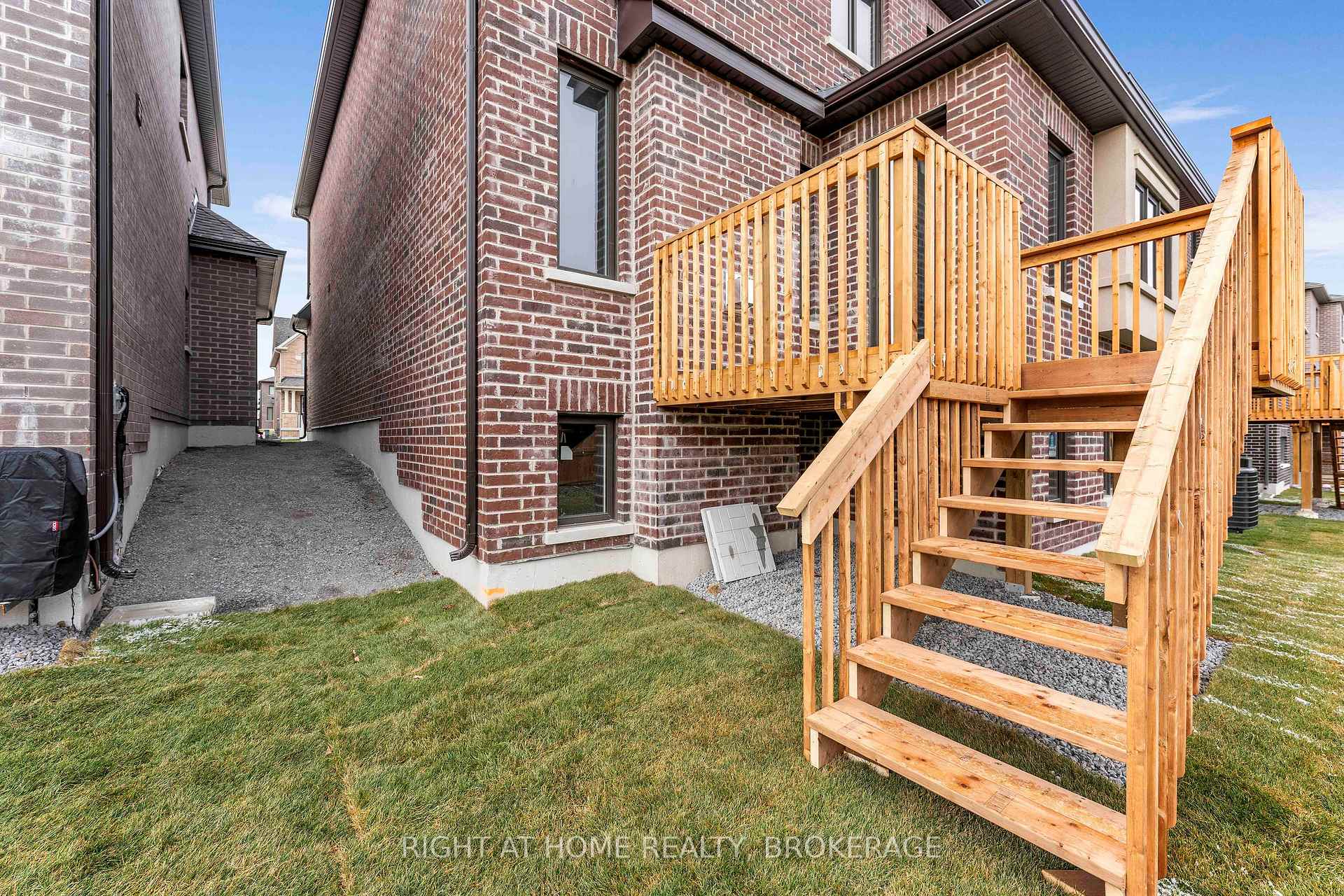 Photo 32 of 19 Hoad Street, Clarington, Newcastle — HOMEH