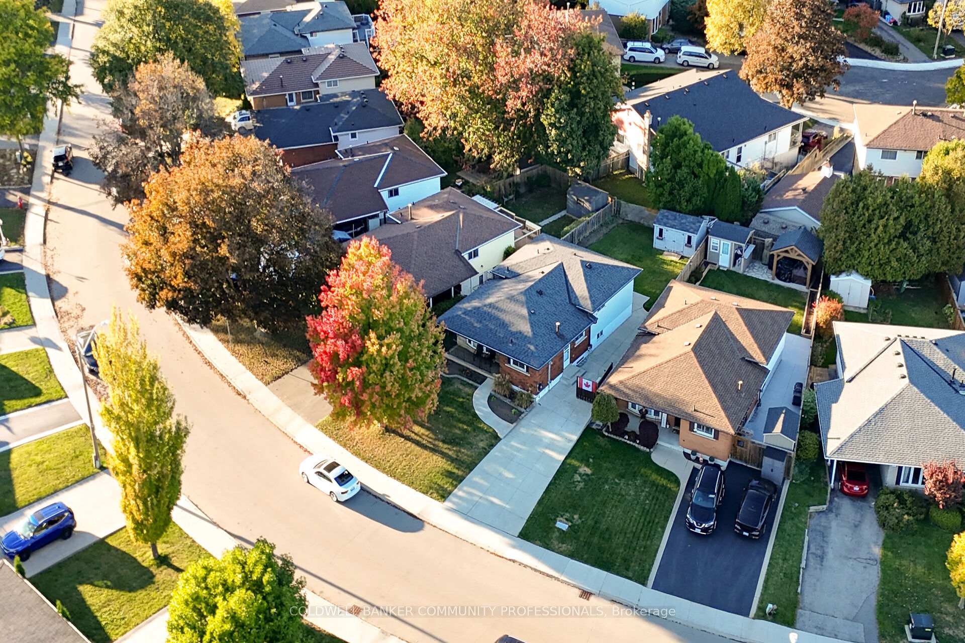 Photo 4 of 52 Gardiner Drive, Hamilton, Gilkson — HOMEH