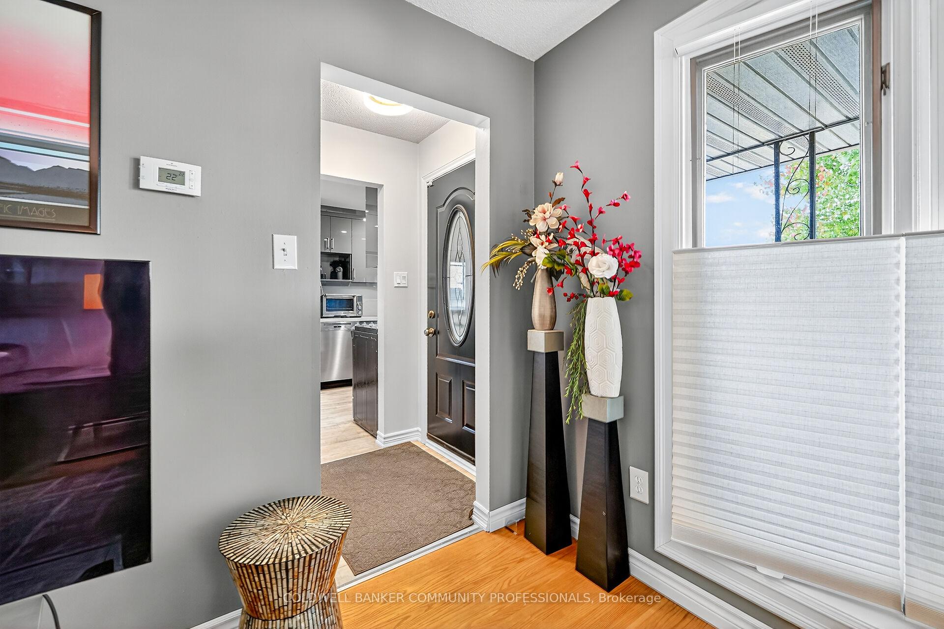 Photo 5 of 52 Gardiner Drive, Hamilton, Gilkson — HOMEH