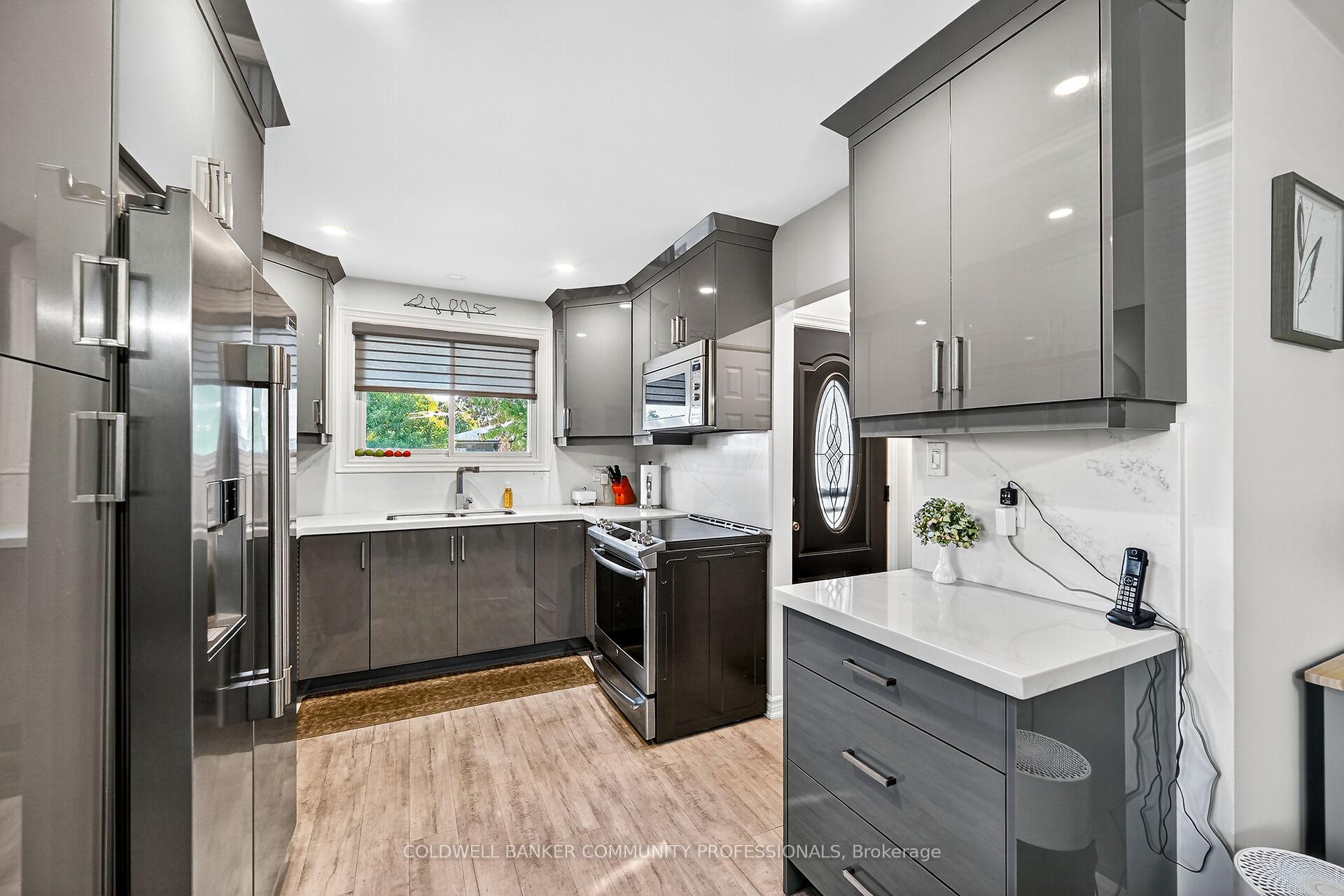 Photo 10 of 52 Gardiner Drive, Hamilton, Gilkson — HOMEH