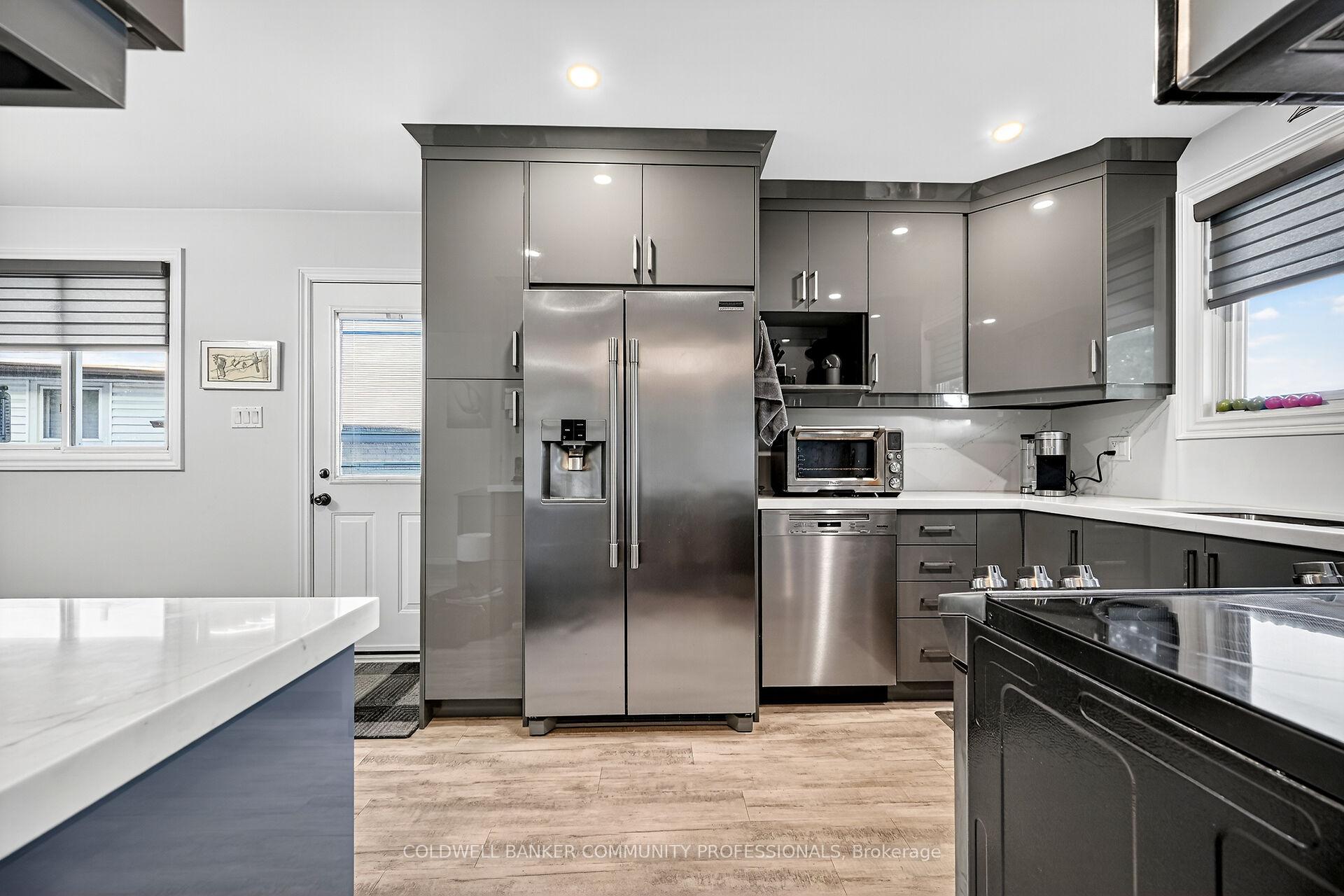 Photo 13 of 52 Gardiner Drive, Hamilton, Gilkson — HOMEH
