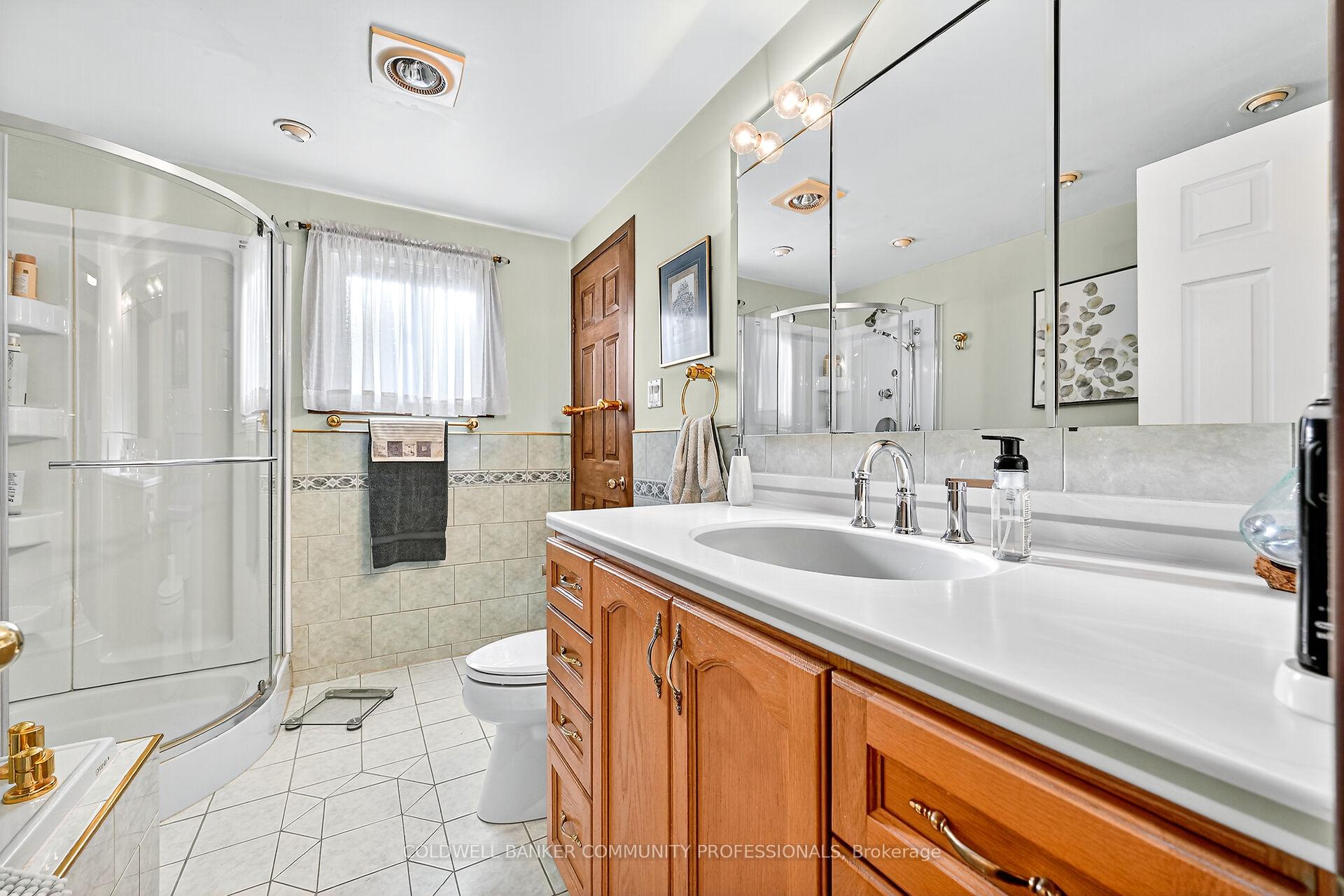 Photo 20 of 52 Gardiner Drive, Hamilton, Gilkson — HOMEH