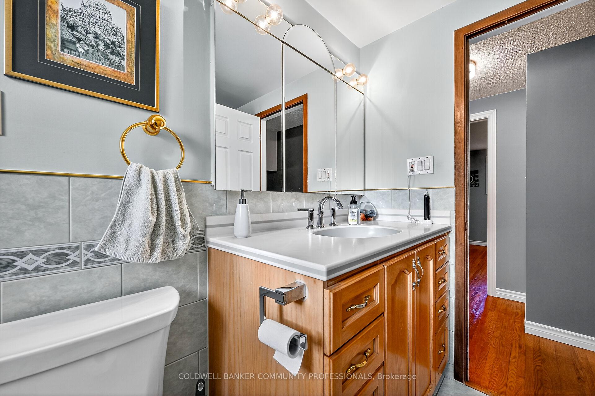 Photo 22 of 52 Gardiner Drive, Hamilton, Gilkson — HOMEH