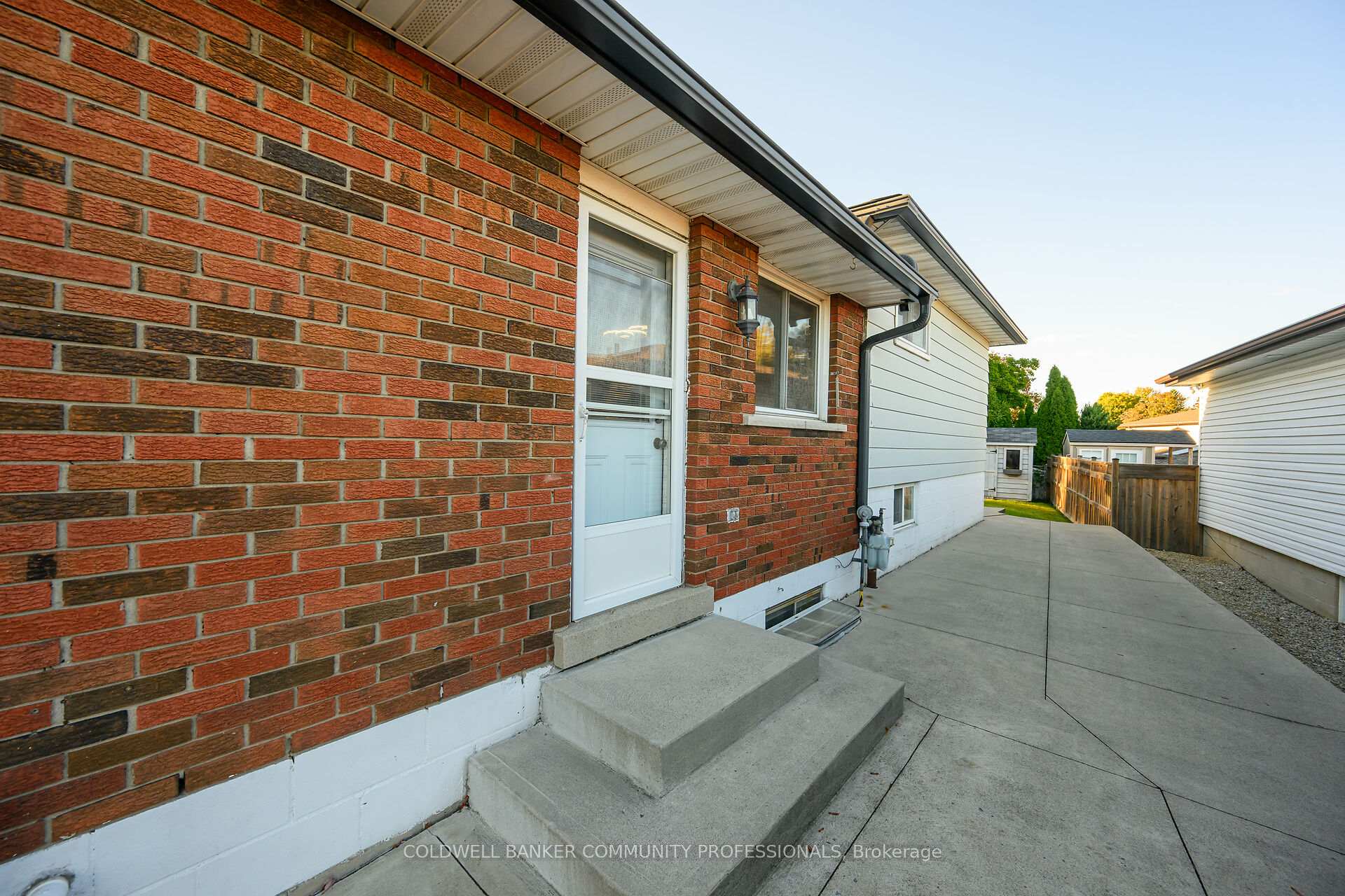 Photo 37 of 52 Gardiner Drive, Hamilton, Gilkson — HOMEH