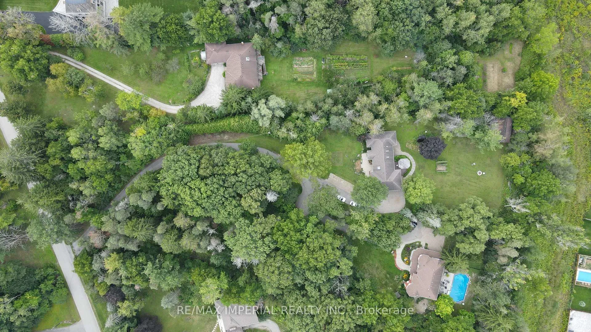 Photo 3 of 282 Ridge Road, Aurora, Aurora Estates — HOMEH