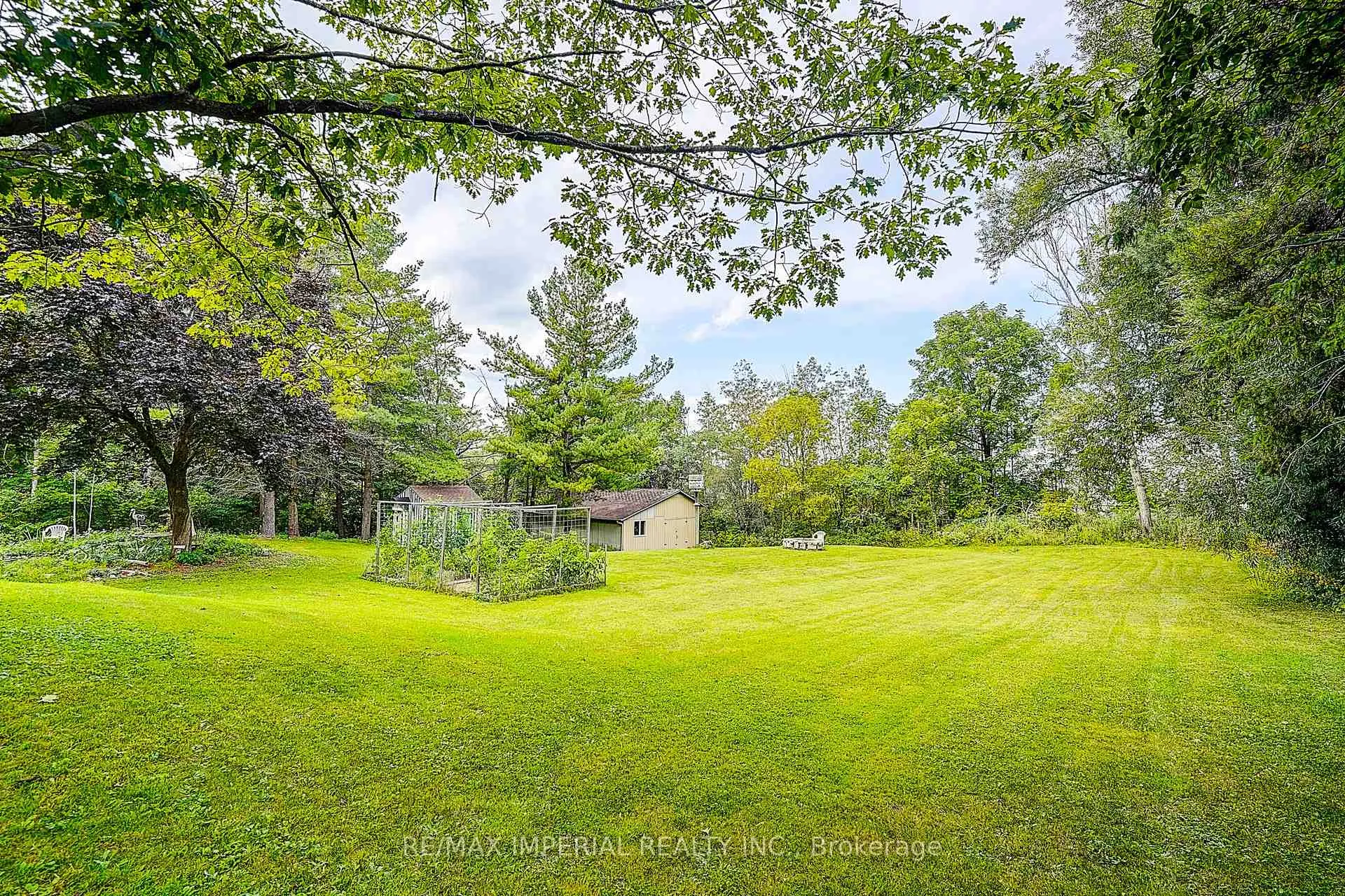 Photo 10 of 282 Ridge Road, Aurora, Aurora Estates — HOMEH