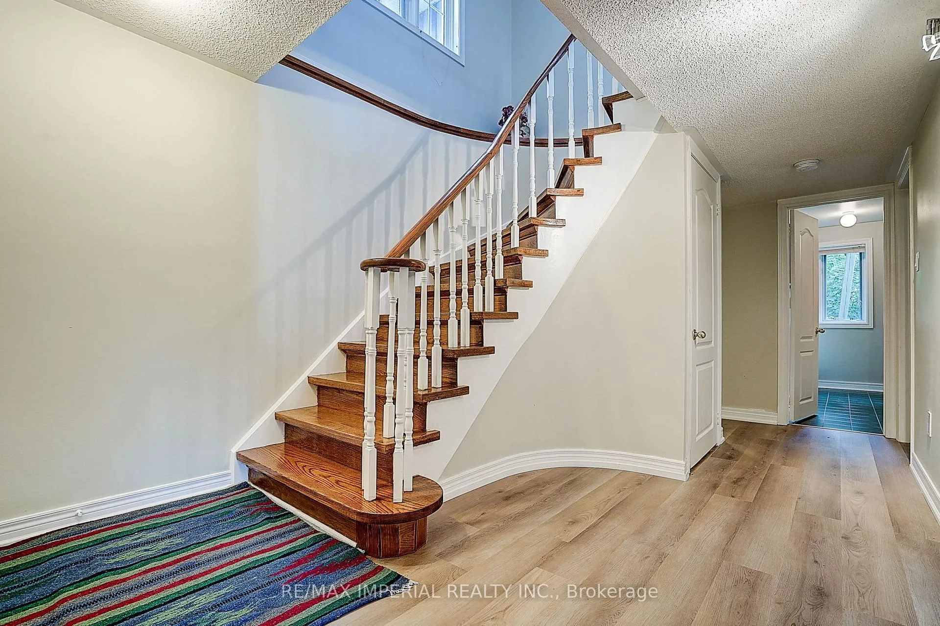Photo 34 of 282 Ridge Road, Aurora, Aurora Estates — HOMEH