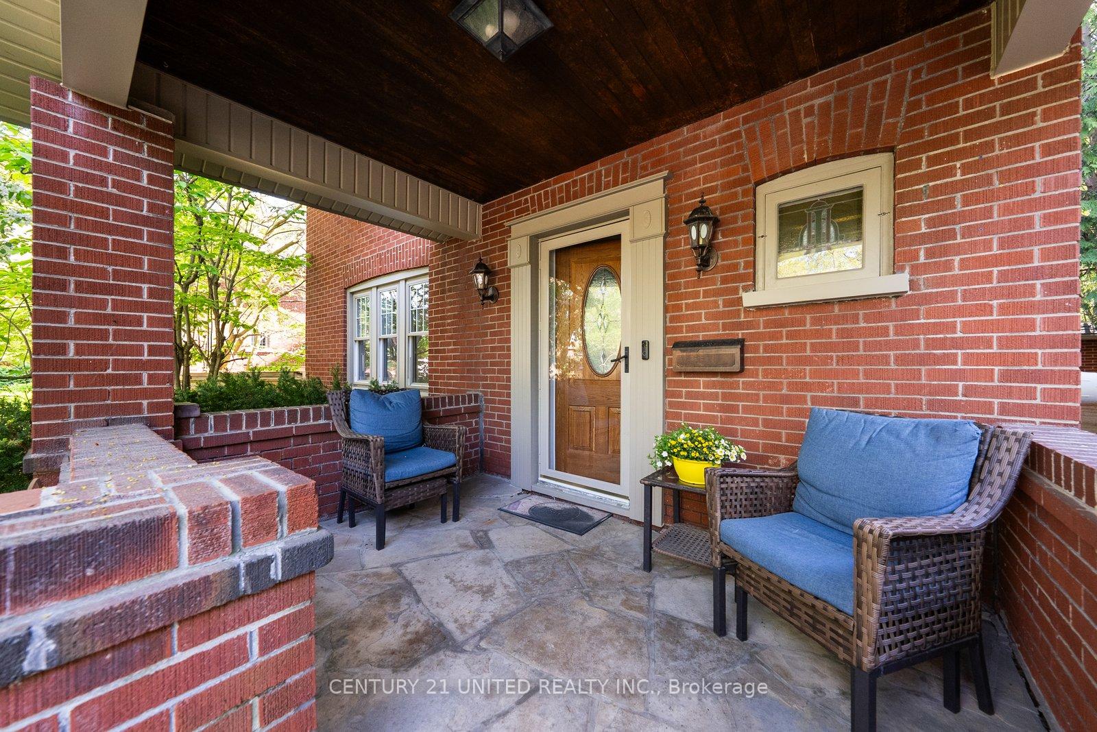 Photo 3 of 58 Centre Street, Clarington, Bowmanville — HOMEH