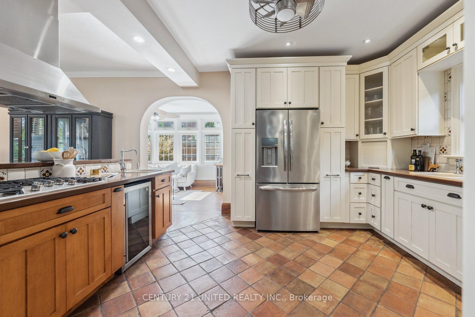 Photo 11 of 58 Centre Street, Clarington, Bowmanville — HOMEH