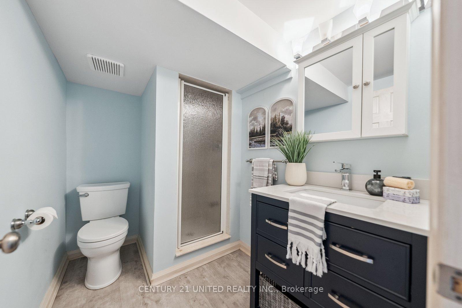 Photo 25 of 58 Centre Street, Clarington, Bowmanville — HOMEH