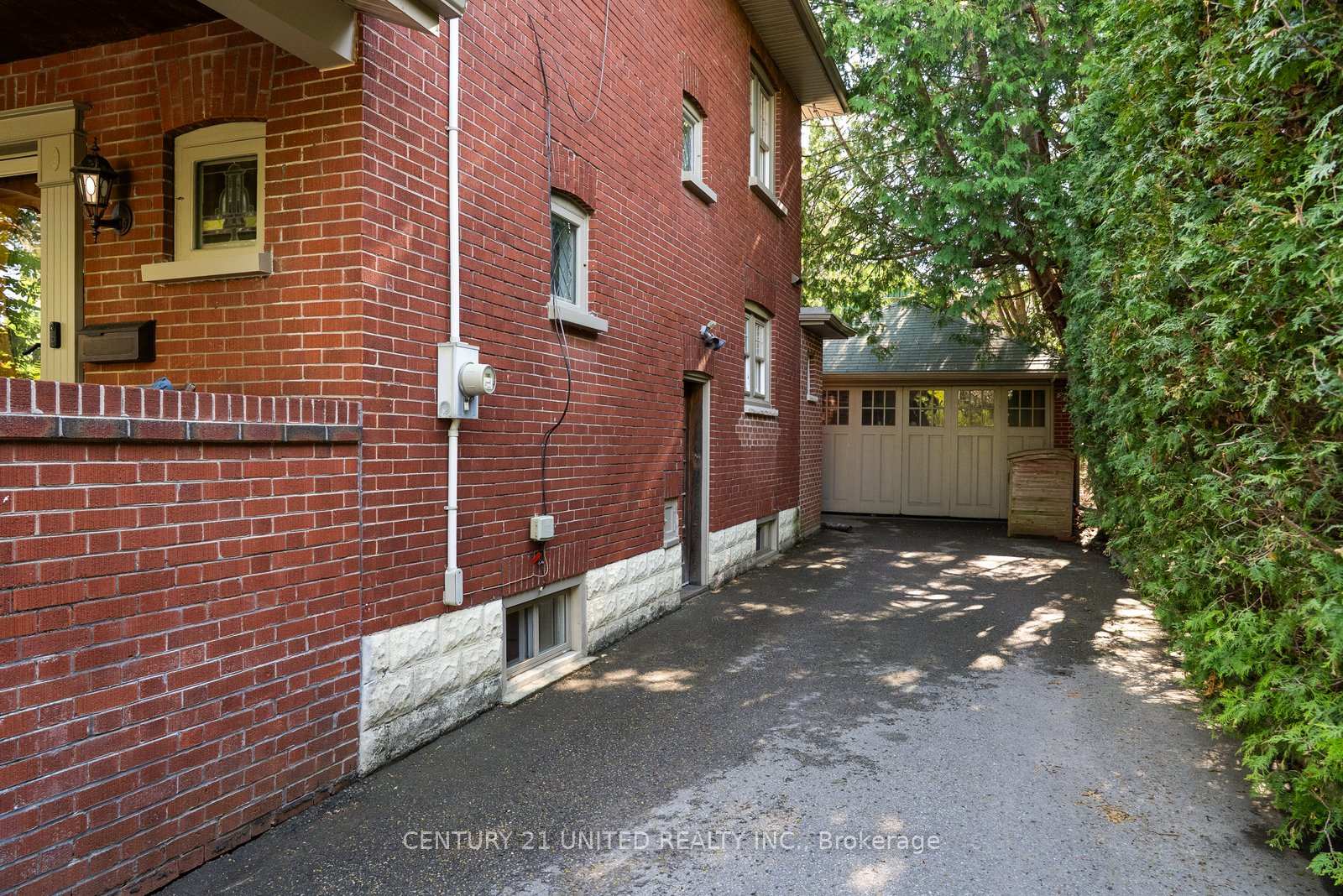 Photo 29 of 58 Centre Street, Clarington, Bowmanville — HOMEH