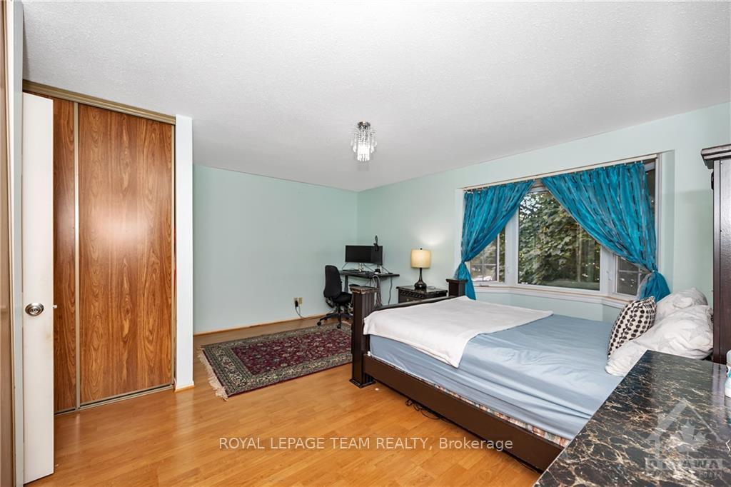 Photo 7 of 820 Torsa Court, Ottawa, Fairfield Heights — HOMEH