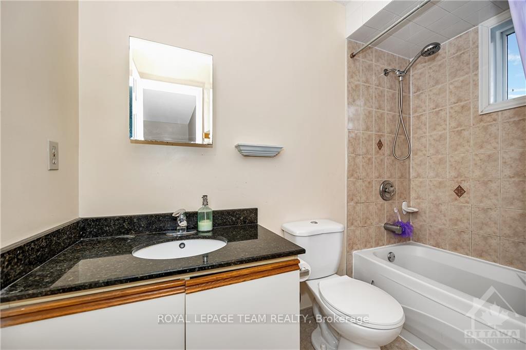 Photo 11 of 820 Torsa Court, Ottawa, Fairfield Heights — HOMEH