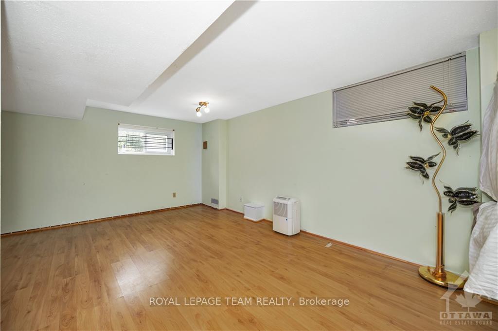 Photo 15 of 820 Torsa Court, Ottawa, Fairfield Heights — HOMEH
