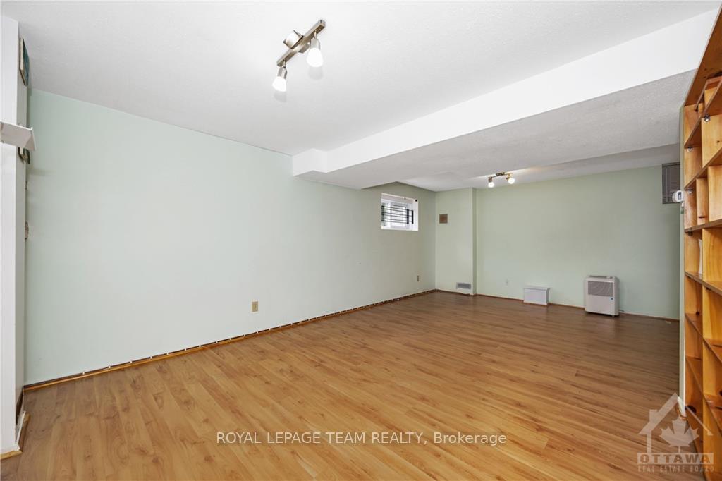 Photo 13 of 820 Torsa Court, Ottawa, Fairfield Heights — HOMEH