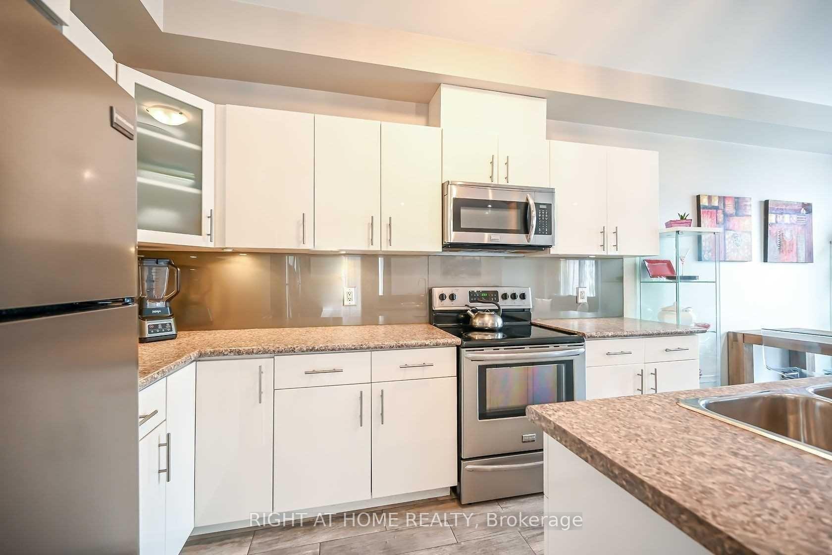 Photo 4 of 96 Highgate Drive, Hamilton, Stoney Creek Mountain — HOMEH