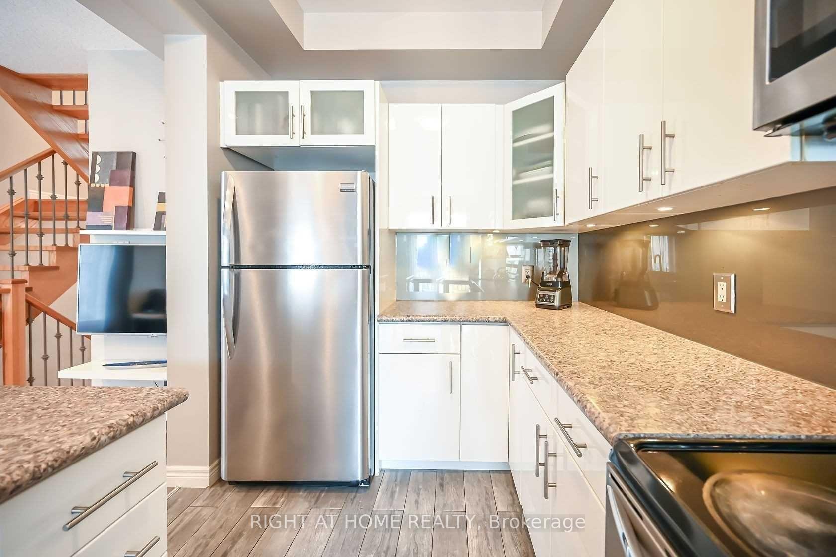 Photo 6 of 96 Highgate Drive, Hamilton, Stoney Creek Mountain — HOMEH
