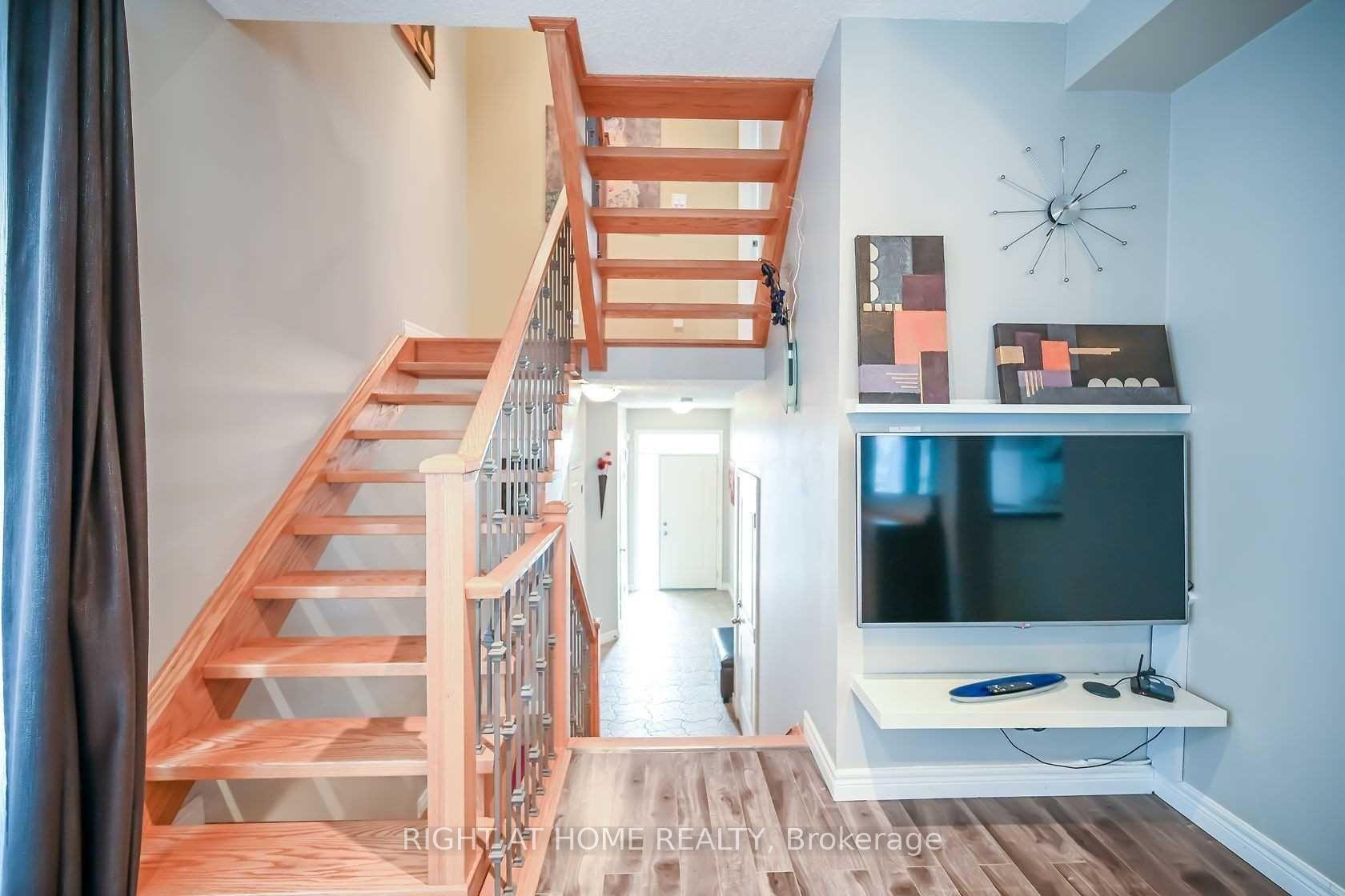 Photo 12 of 96 Highgate Drive, Hamilton, Stoney Creek Mountain — HOMEH
